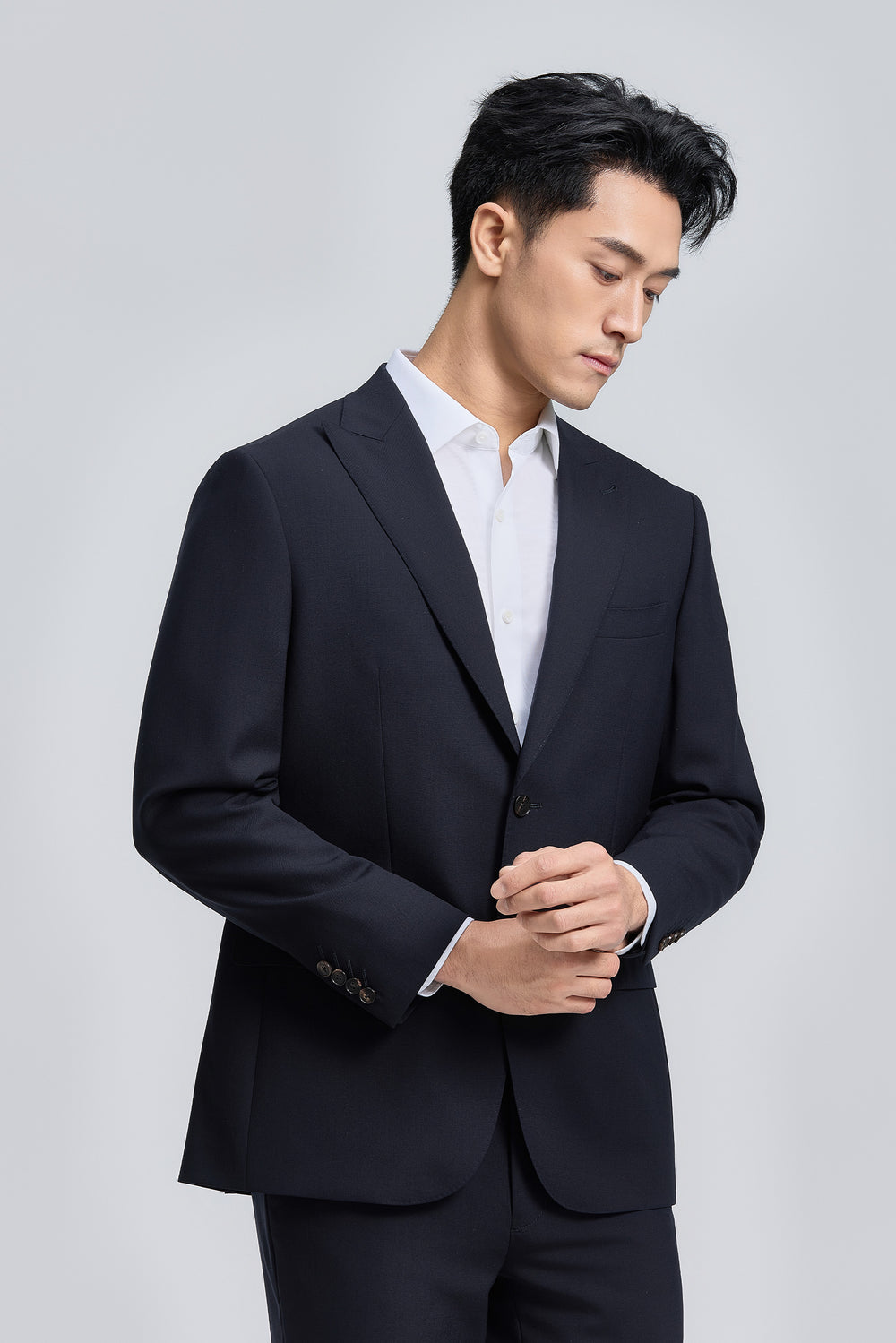美麗諾羊毛標準剪裁西裝外套 | 深藍 NY0000