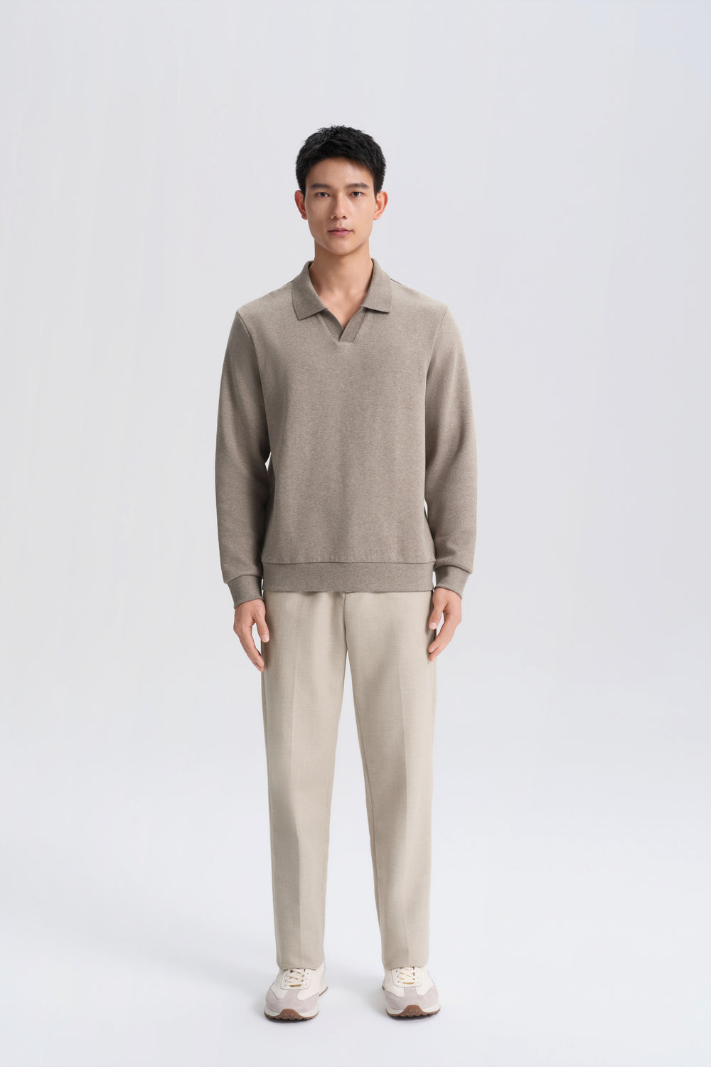 Cotton Yak Johnny Collar Sweater | Heather Oak Khaki VE5136 On Model